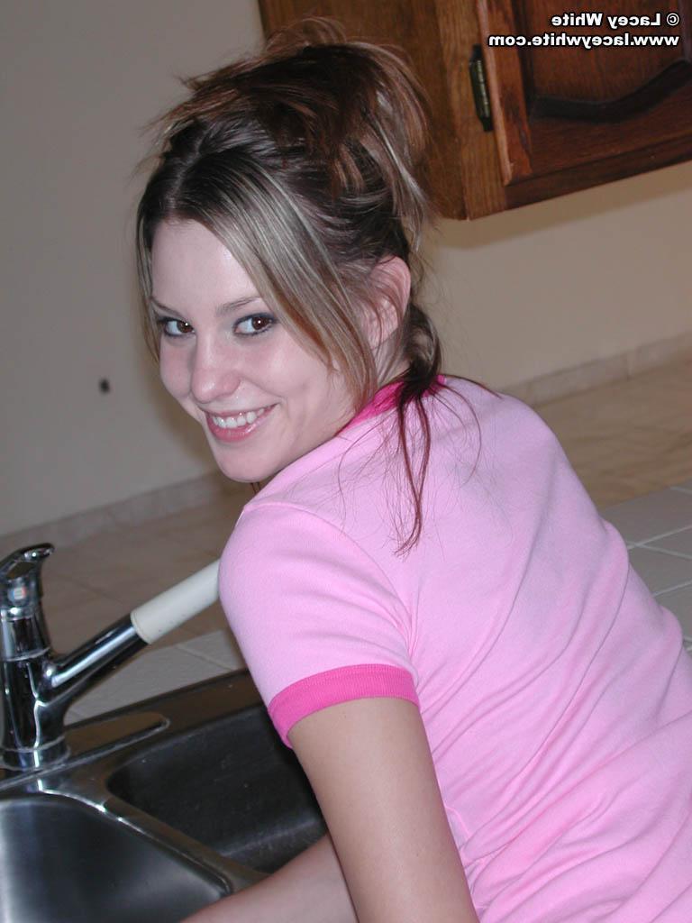 20P Pictures of Lacey White showing off her nude teen body