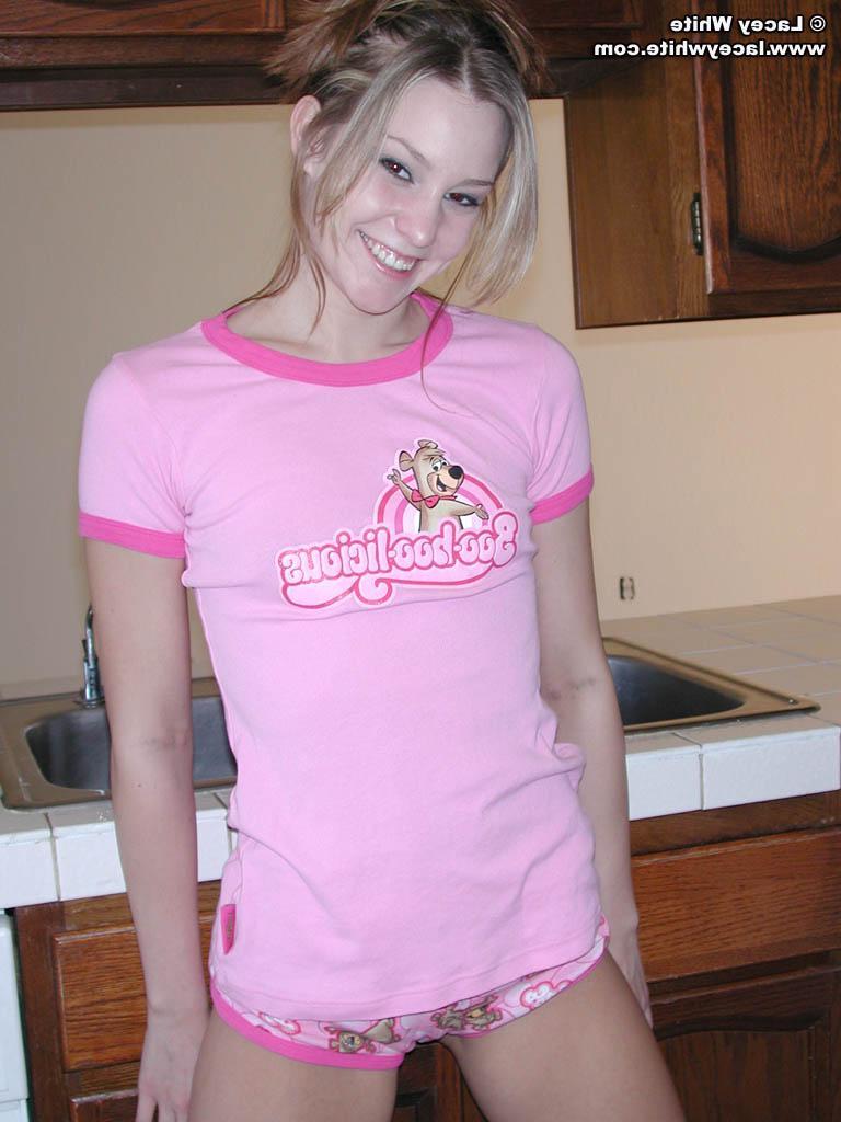 20P Pictures of Lacey White showing off her nude teen body