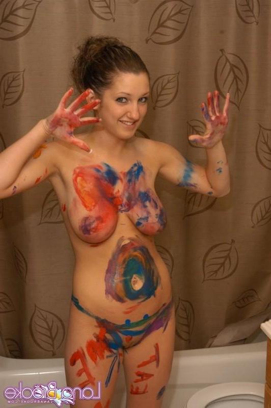 15P Busty teen Brooke paints her body
