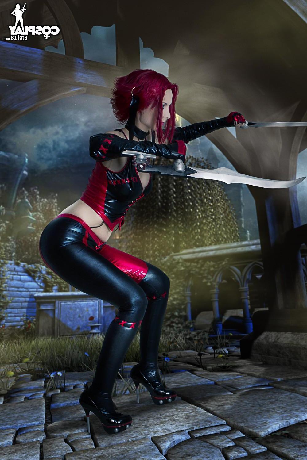 12P Beautiful redhead cosplayer Lana makes your fantasy come true