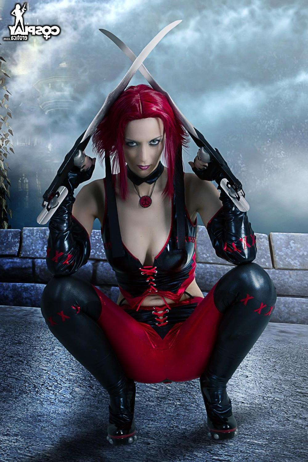 12P Beautiful redhead cosplayer Lana makes your fantasy come true