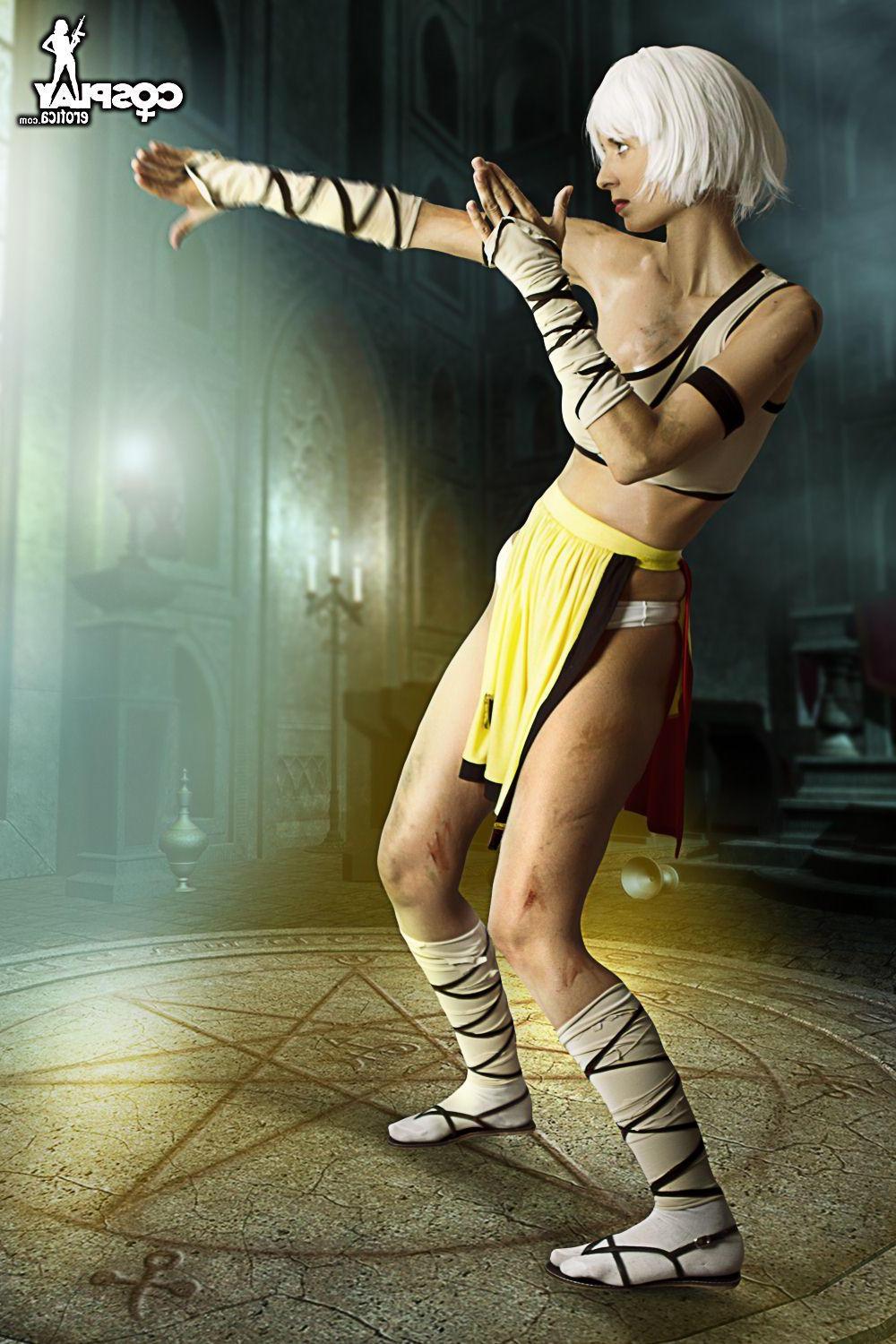 16P Pictures of cosplayer Lana doing a sexy Diablo set