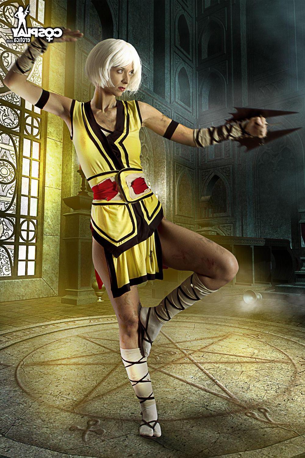 16P Pictures of cosplayer Lana doing a sexy Diablo set