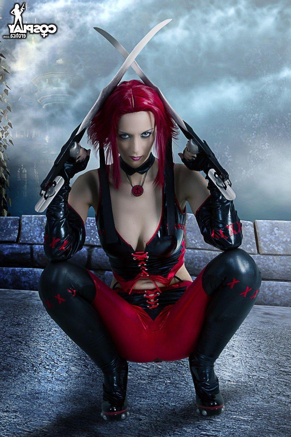 16P Pictures of sexy cosplayer Lana dressed as Bloodrayne