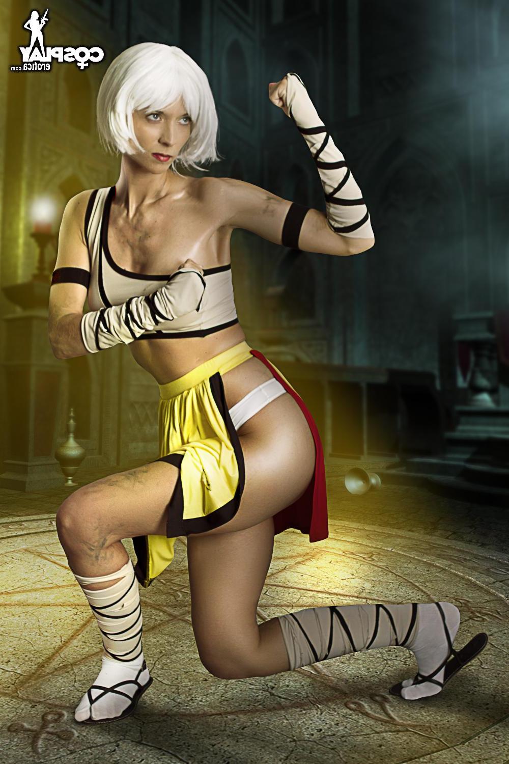12P Cosplay babe Lana dresses as a sexy Monk from Diablo