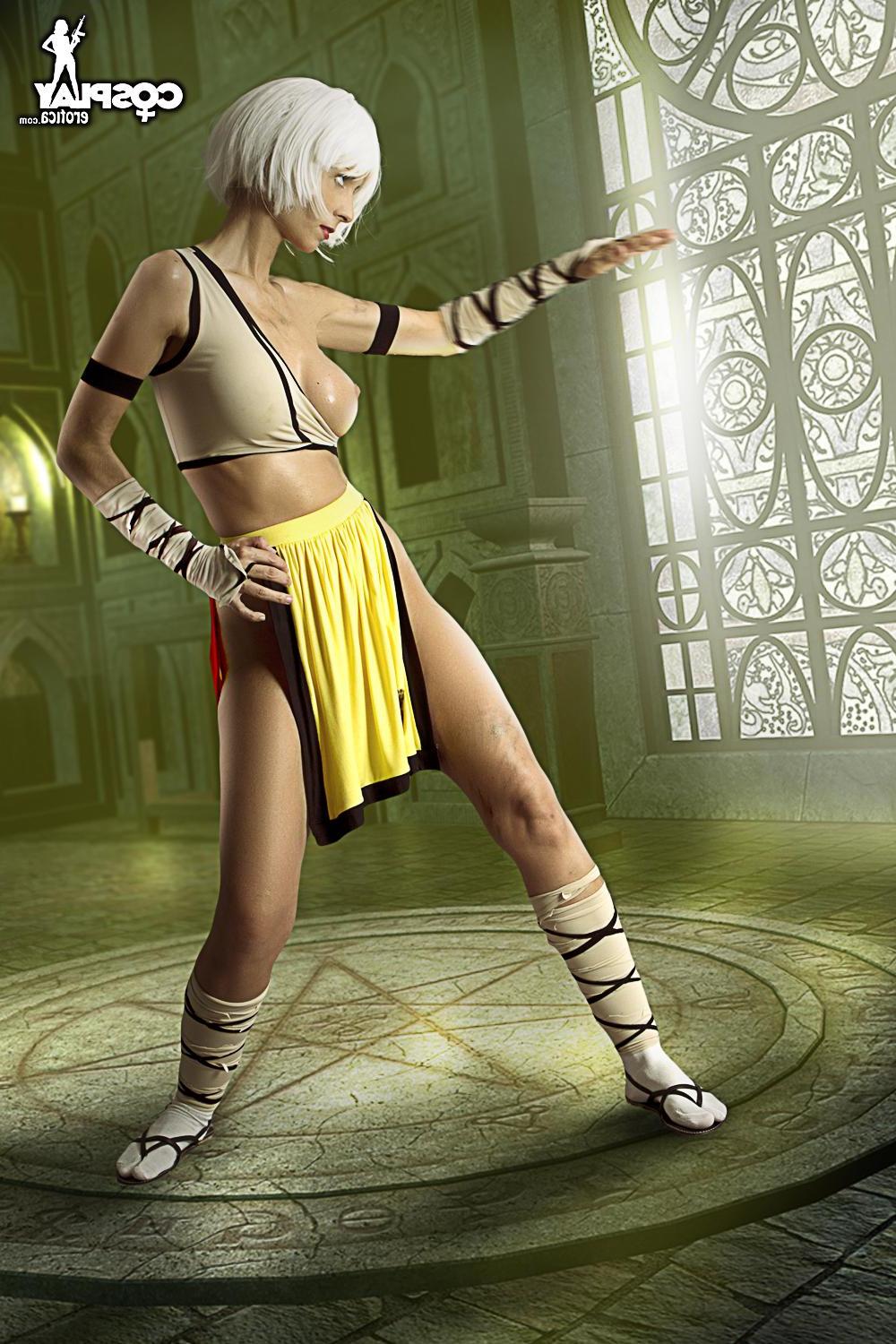 12P Cosplay babe Lana dresses as a sexy Monk from Diablo