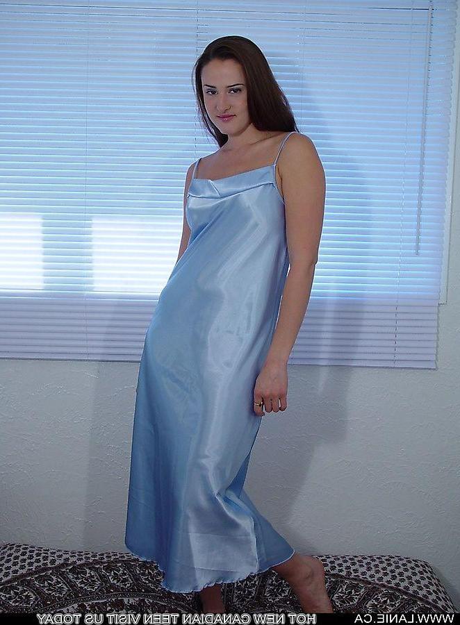20P Pictures of Lanie.ca stripping out of her dress