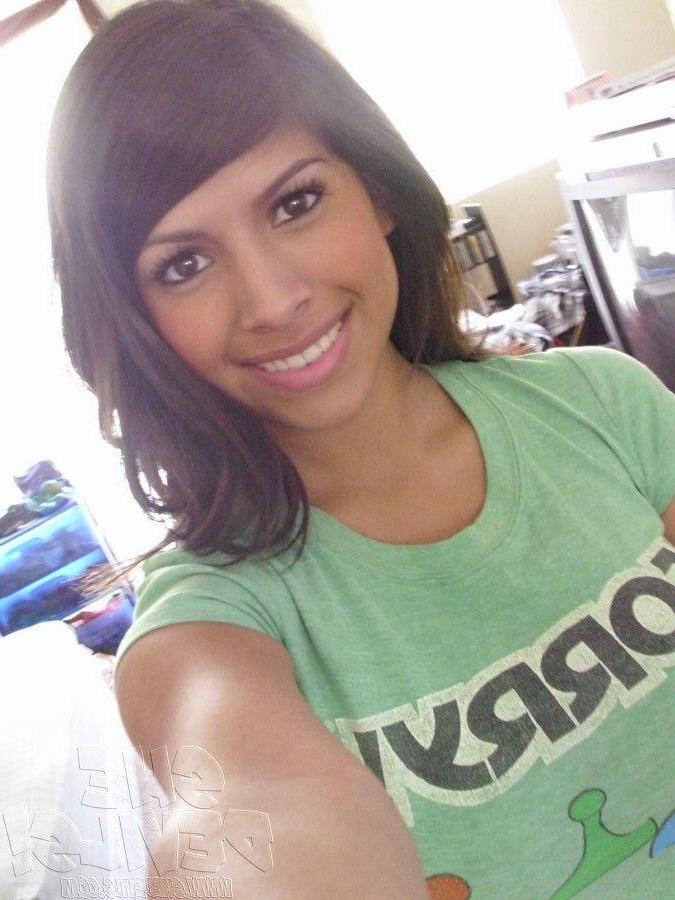 15P Pictures of a hot she-devil with big boobies
