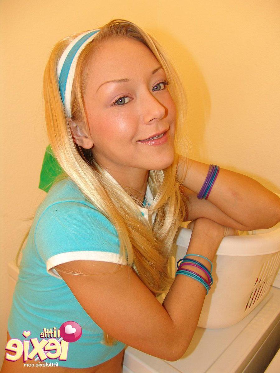 12P Pictures of teen cutie Little Lexie giving you her hot body
