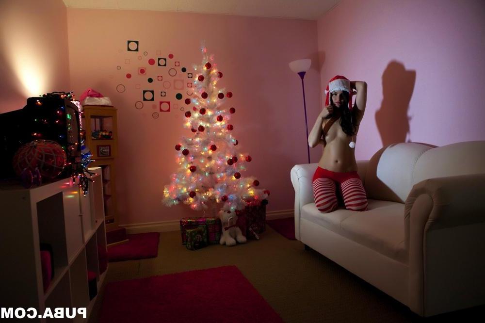 16P Squirting Christmas moments with sexy Lily
