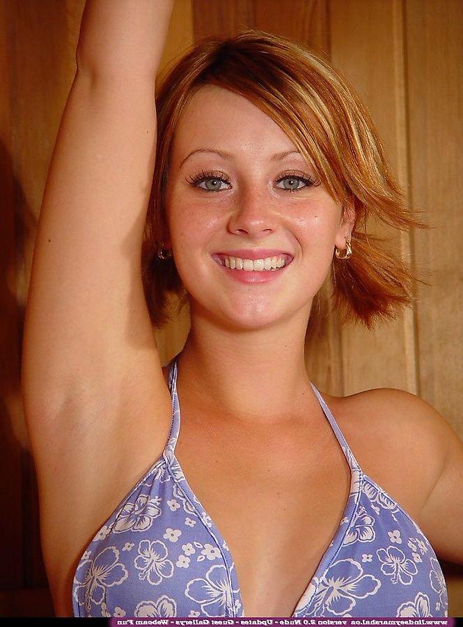 20P Pictures of Lindsey Marshal showing off her tight teen body