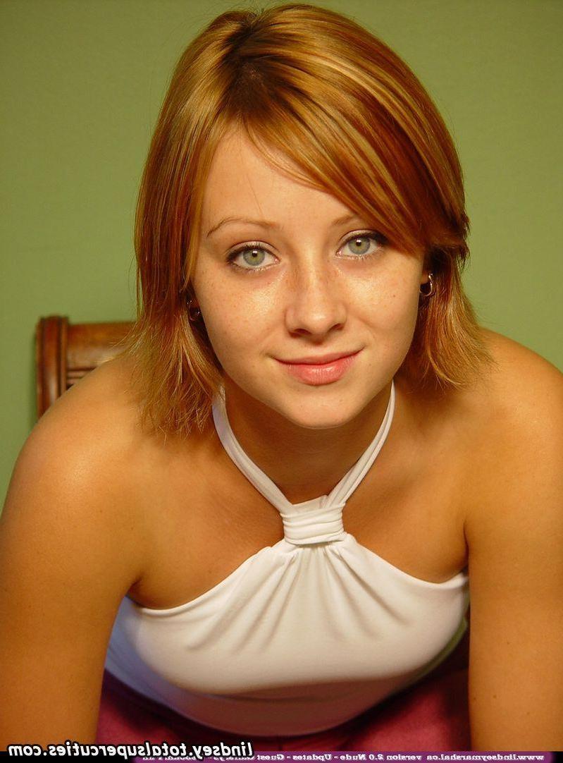 20P Pictures of Lindsey Marshal showing you her hot teen body