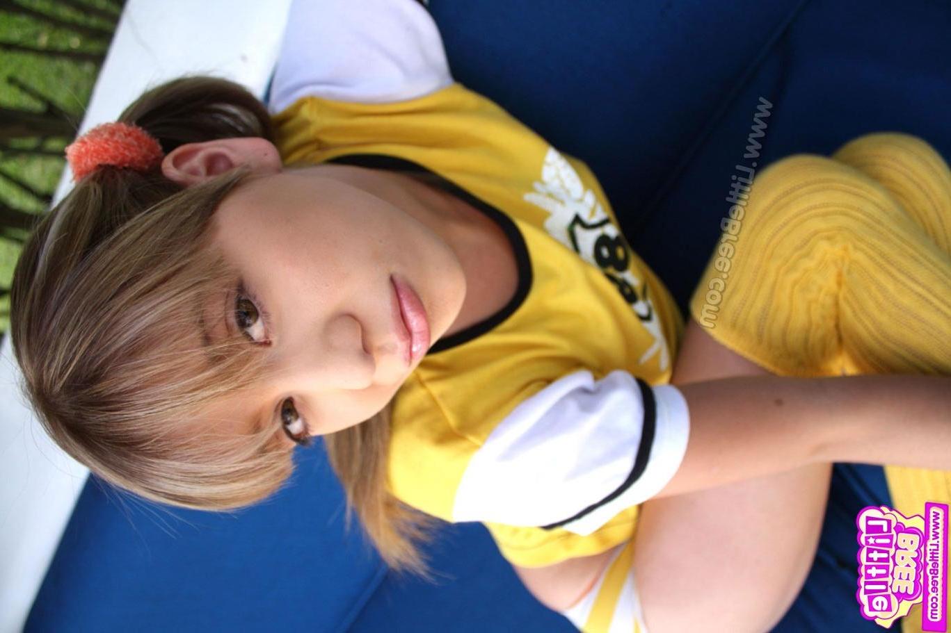 14P Pictures of Little Bree showing off her cute teen body