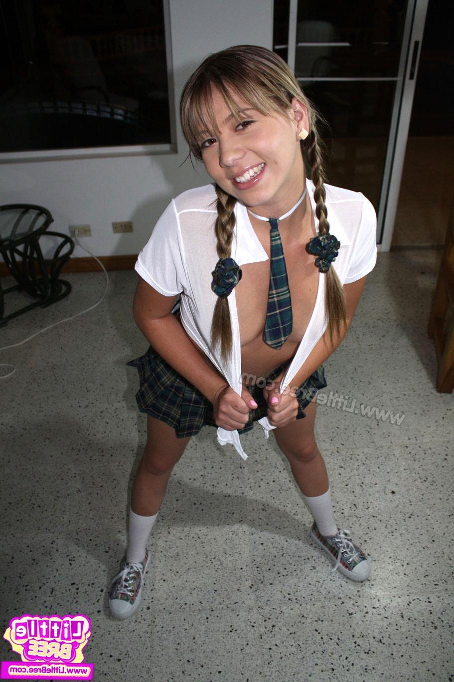 16P Pictures of schoolgirl Little Bree craving sex