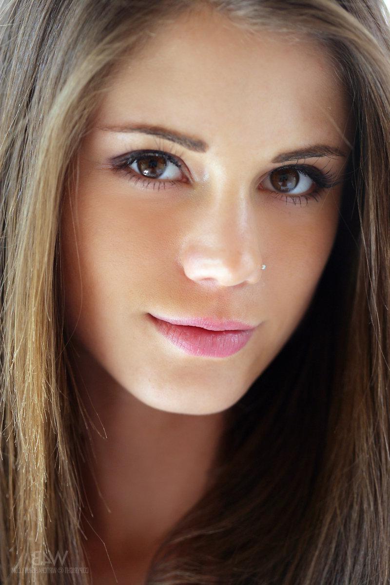 16P Stunning teen Caprice gives you close-ups of her pretty face and wet pussy