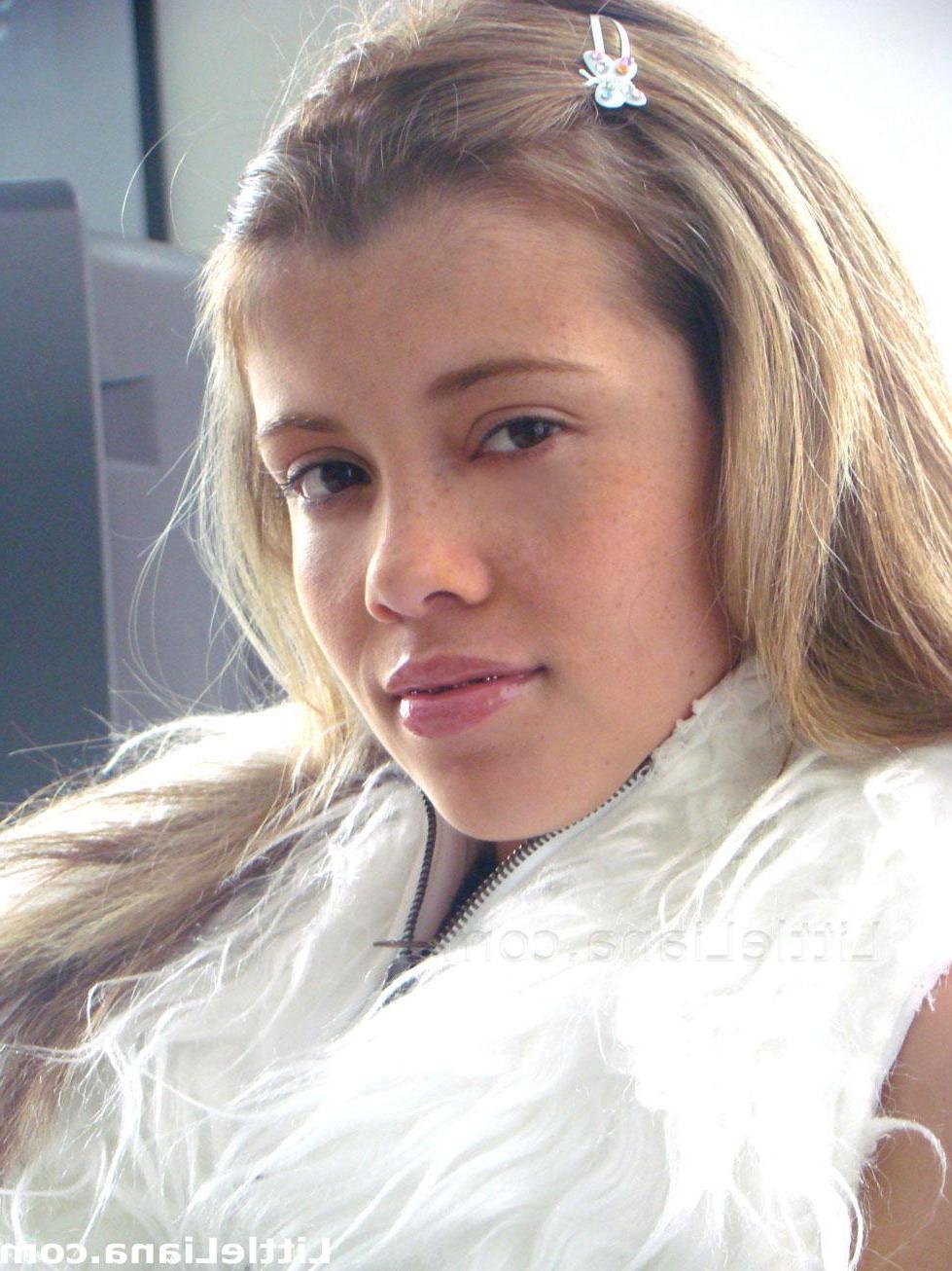 16P Pictures of Little Liana getting naked in the office