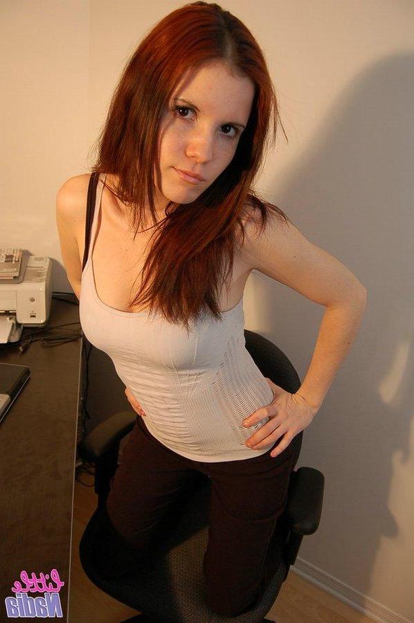 15P Pictures of teen Little Nadia geting naked for you