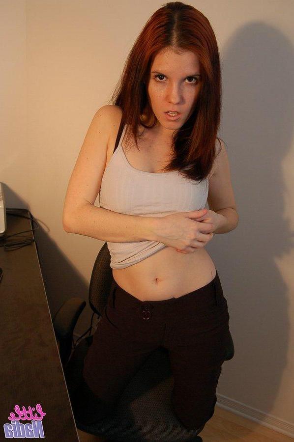 15P Pictures of teen Little Nadia geting naked for you