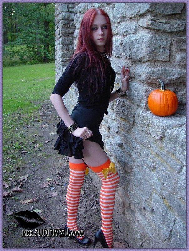 15P Liz Vicious ready for halloween