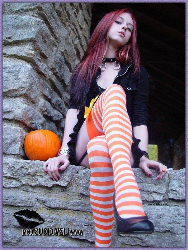 15P Liz Vicious ready for halloween