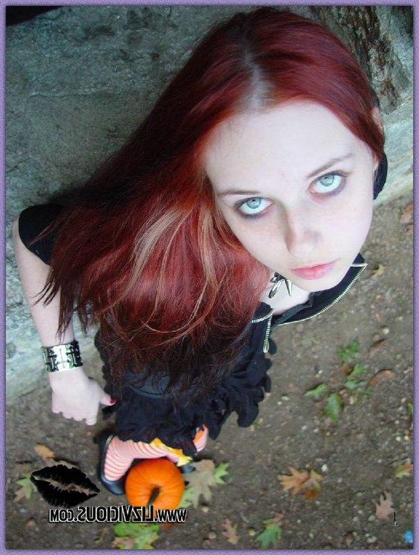 15P Liz Vicious ready for halloween