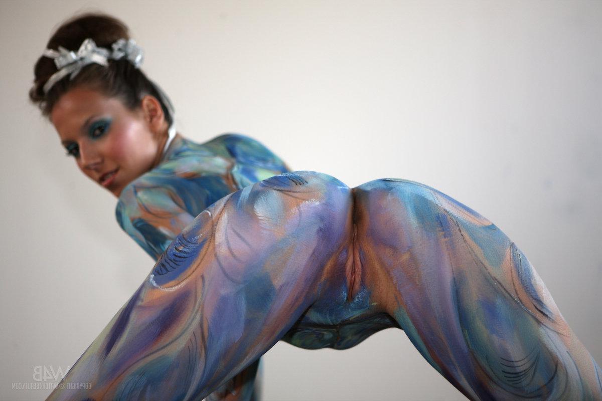 16P Lizzie Ryan wears nothing but latex paint in "Christmas Gift"
