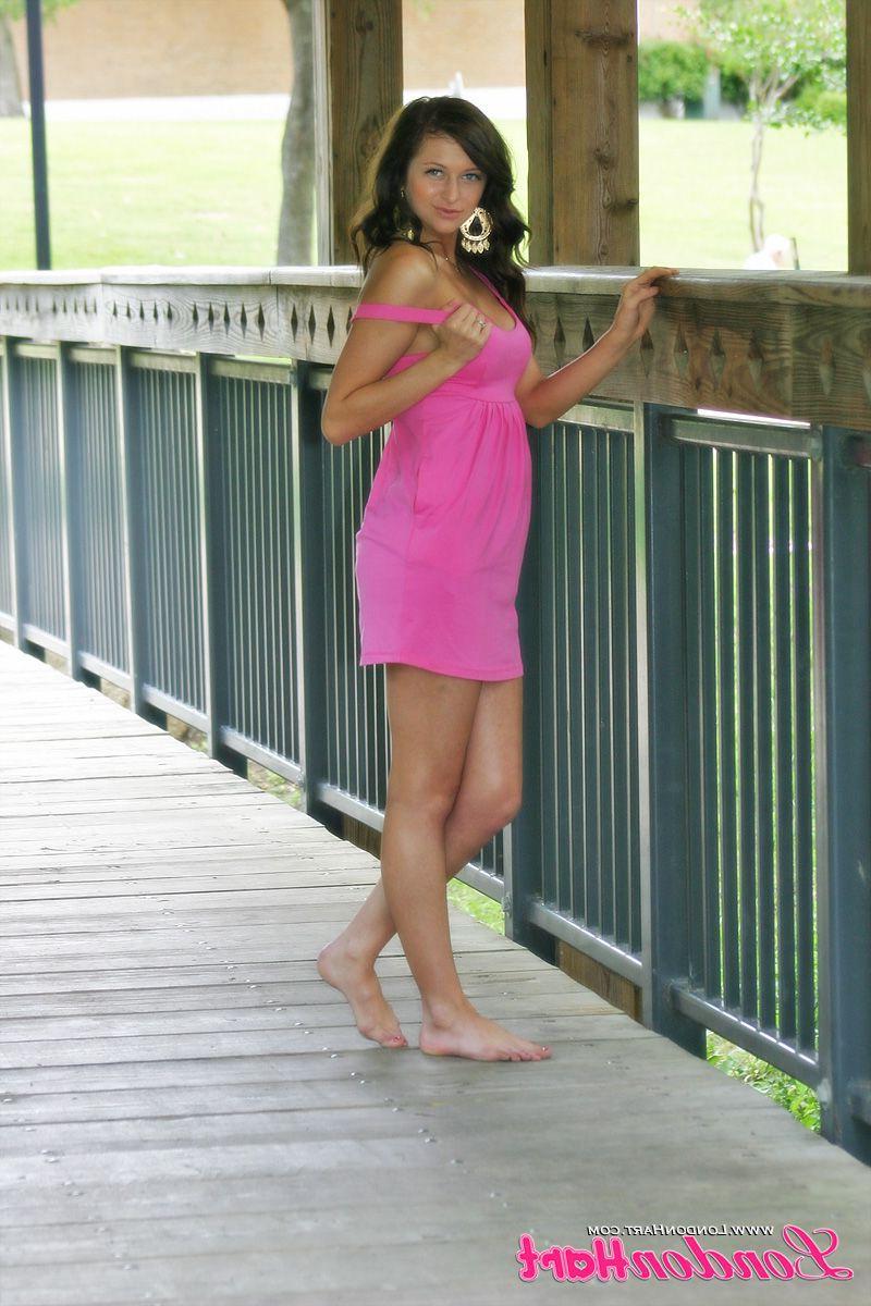 20P Pictures of teen girl London Hart teasing in a pink dress