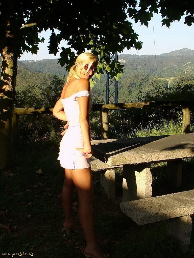 19P Pictures of teen Lovely Lizzy showing her sexy ass