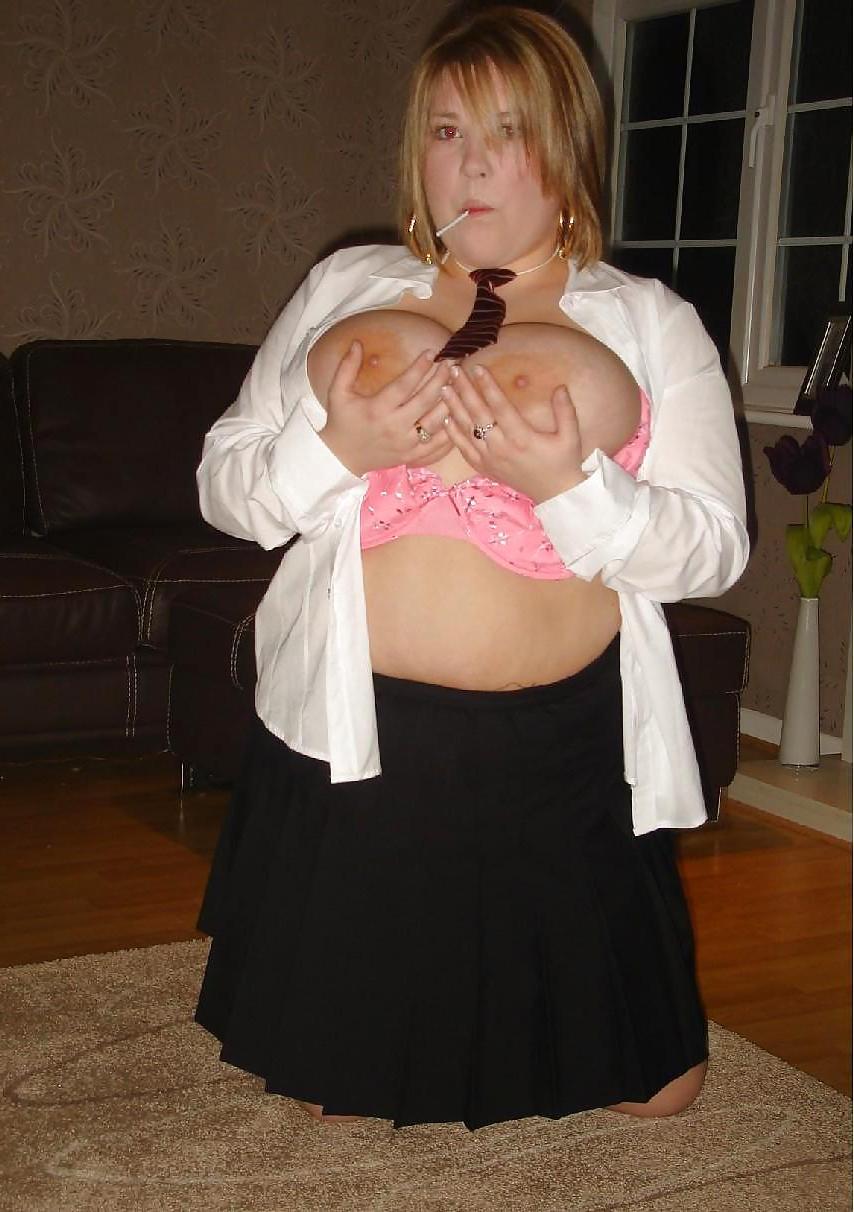 14P This girl has the kind of body I love!