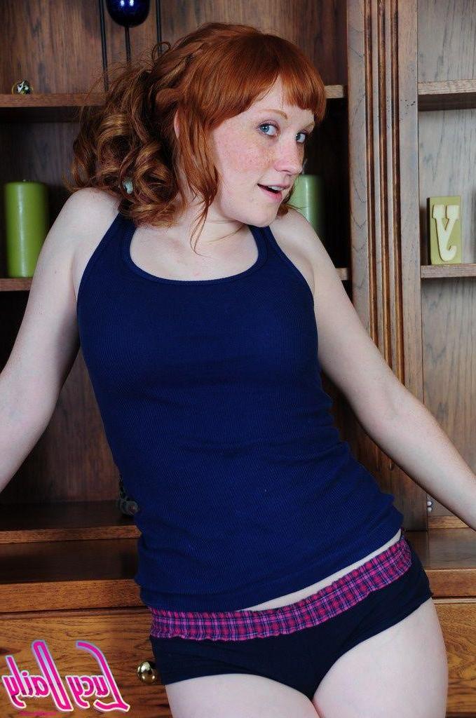 20P Pictures of Lucy Daily playing with her hot naked body