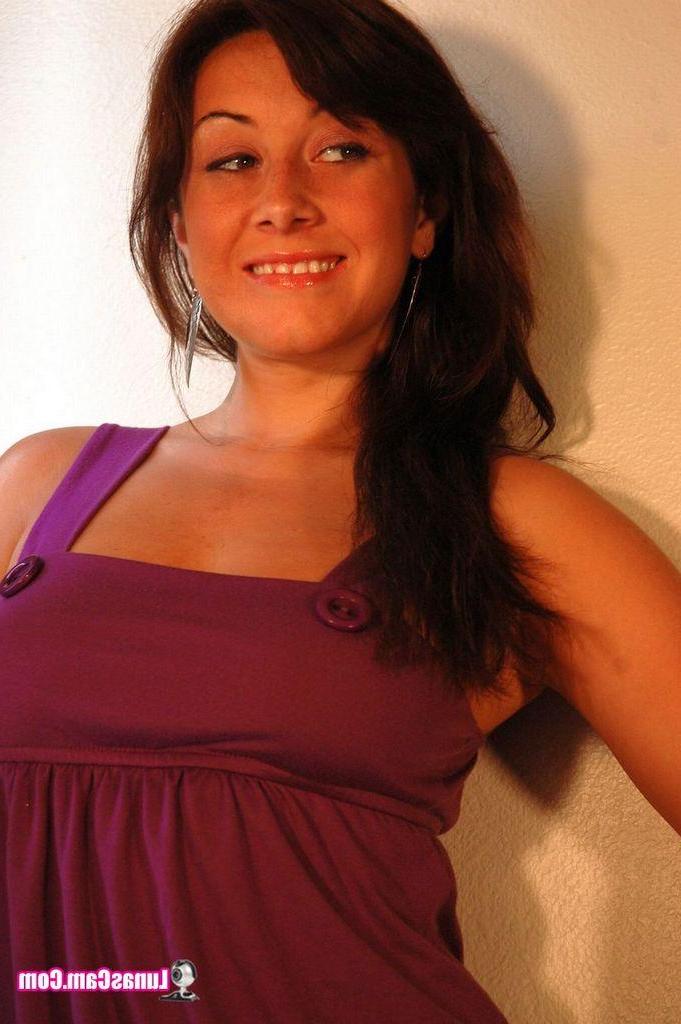16P Pictures of Lunas Cam flaunting her amazing teen body