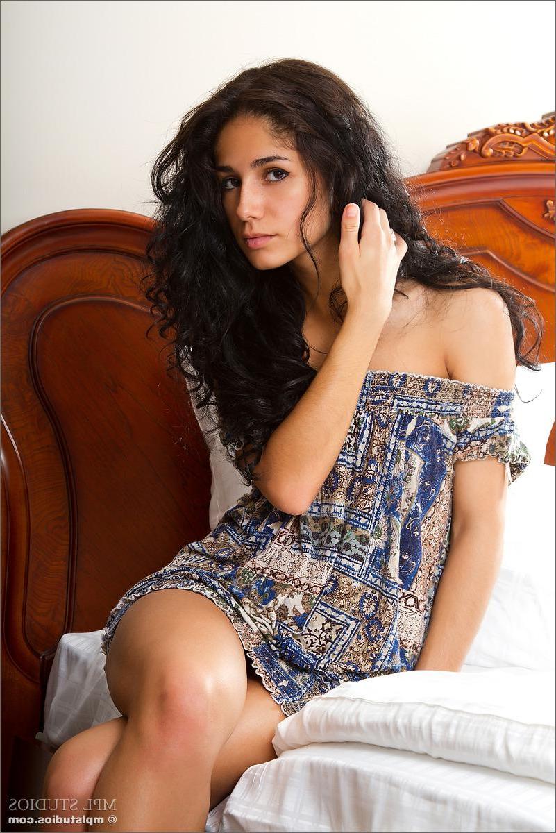12P MPL Studios Presents Arinka in "Bedroom Magic"