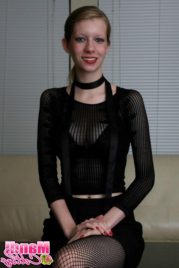 15P Pictures of Mandi Collins teasing in panties and stockings