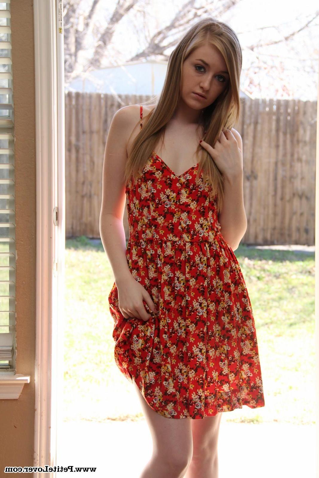 16P Mandy Roe takes off her red dress to reveal her super hot body