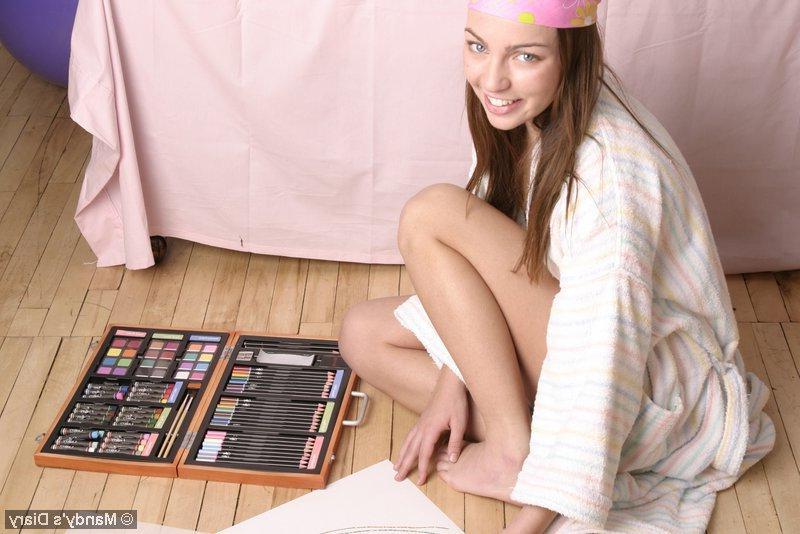 20P Pictures of teen Mandy's Diary painting her tight teen body