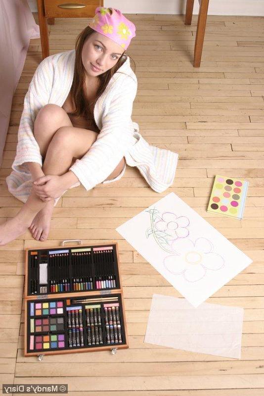 20P Pictures of teen Mandy's Diary painting her tight teen body