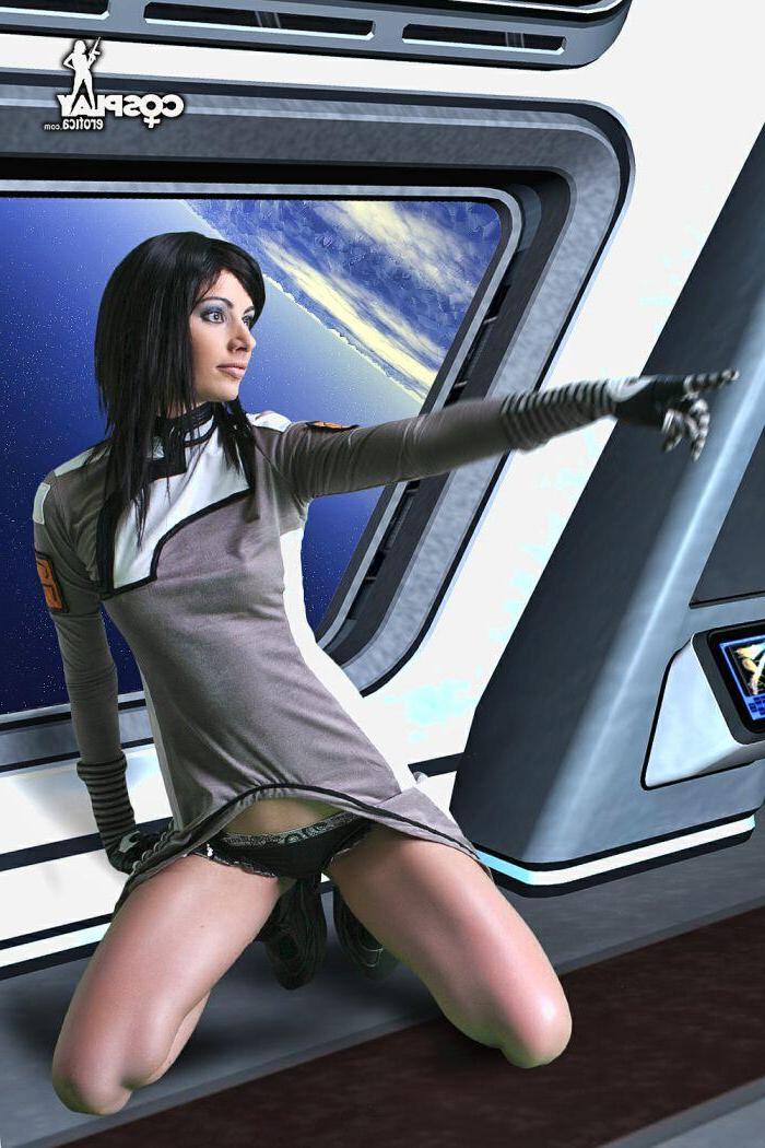 12P Hot cosplayer Marylin is your super sexy captain
