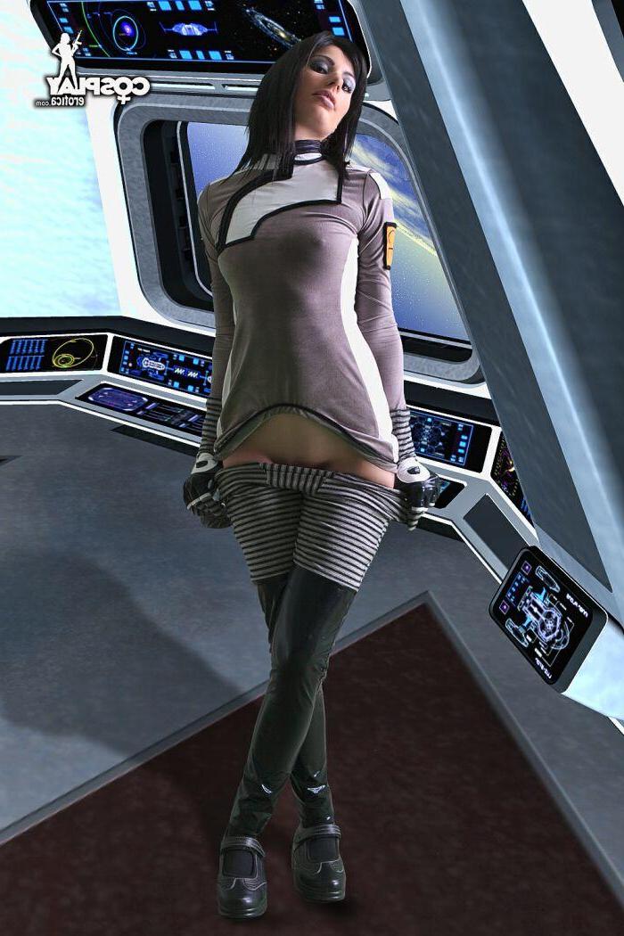 12P Hot cosplayer Marylin is your super sexy captain