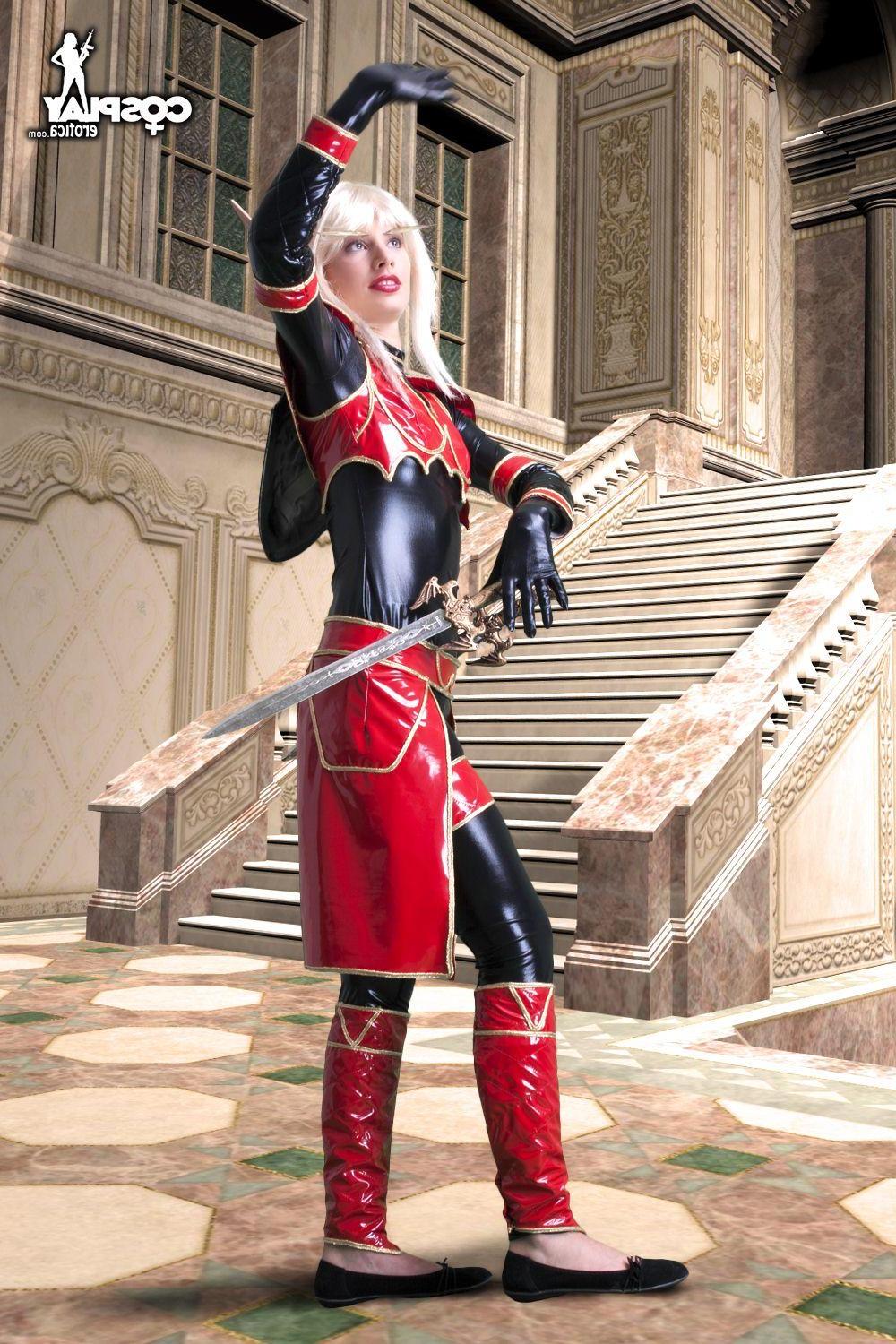 16P Pictures of hot geek girl Marilyn dressed up as Blood Elf