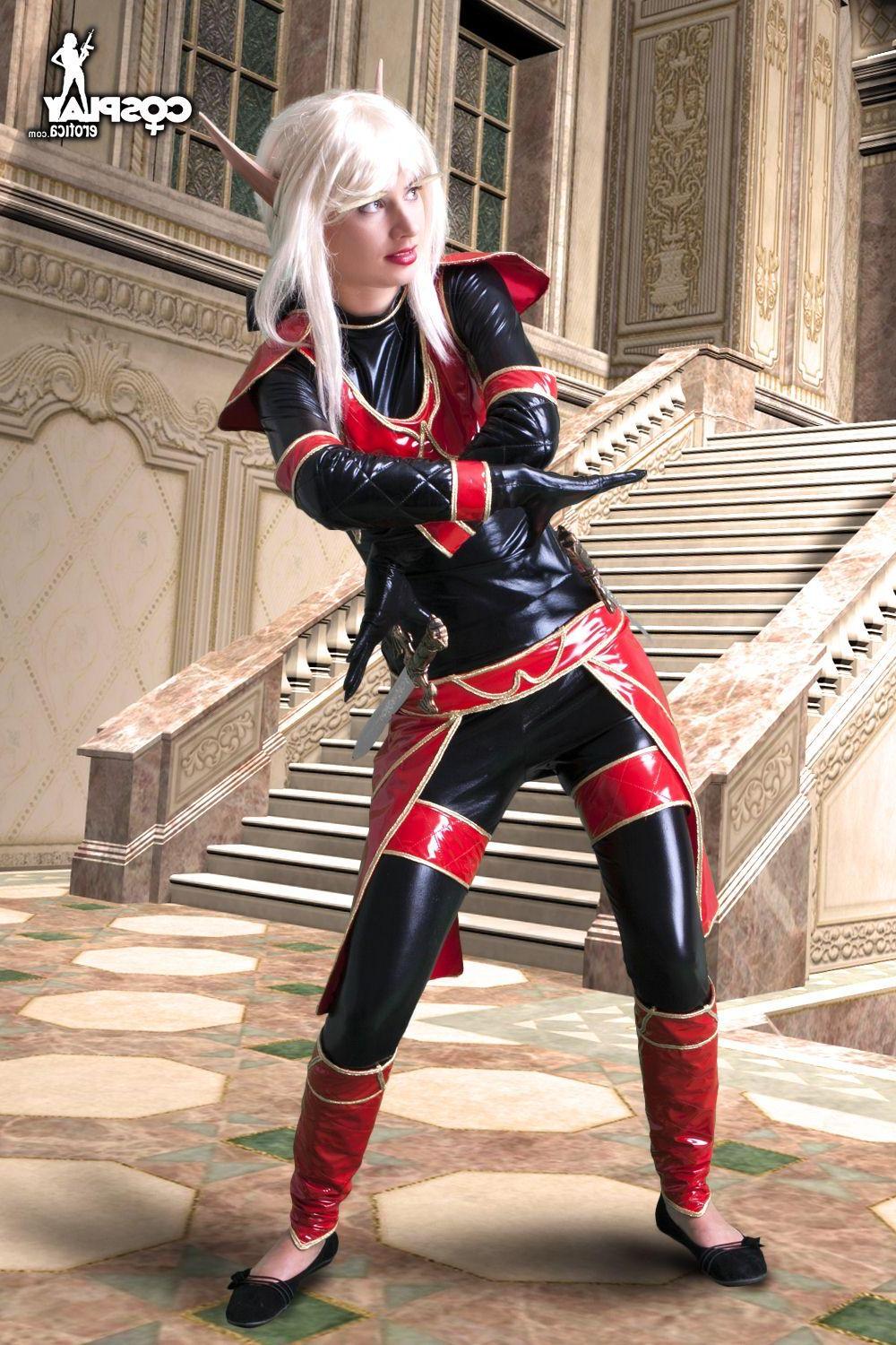 16P Pictures of hot geek girl Marilyn dressed up as Blood Elf