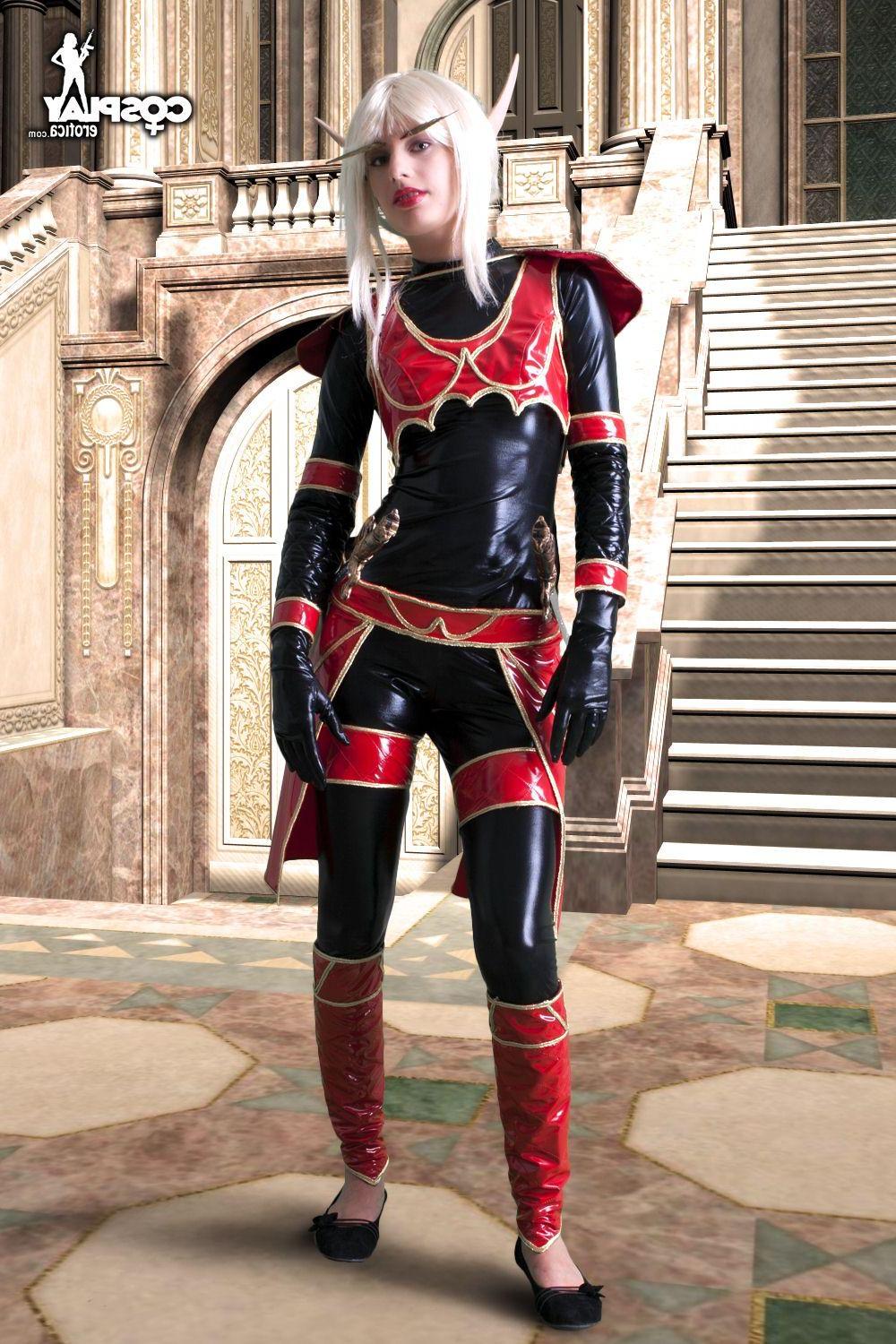 16P Pictures of hot geek girl Marilyn dressed up as Blood Elf