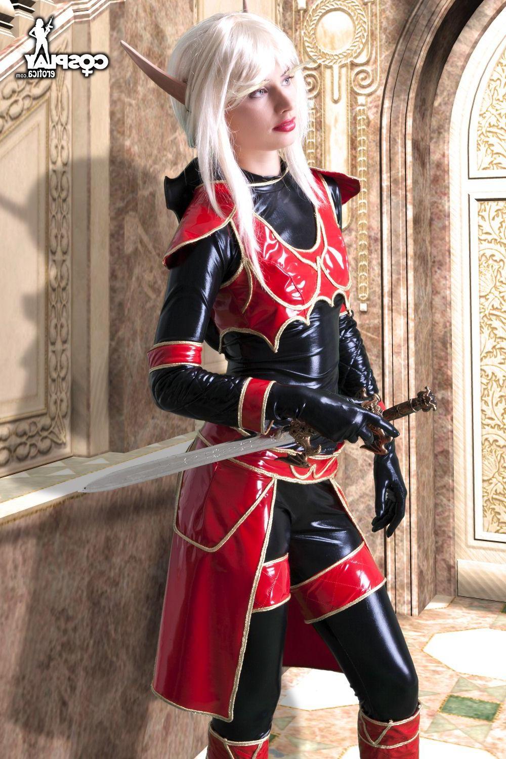 16P Pictures of hot geek girl Marilyn dressed up as Blood Elf