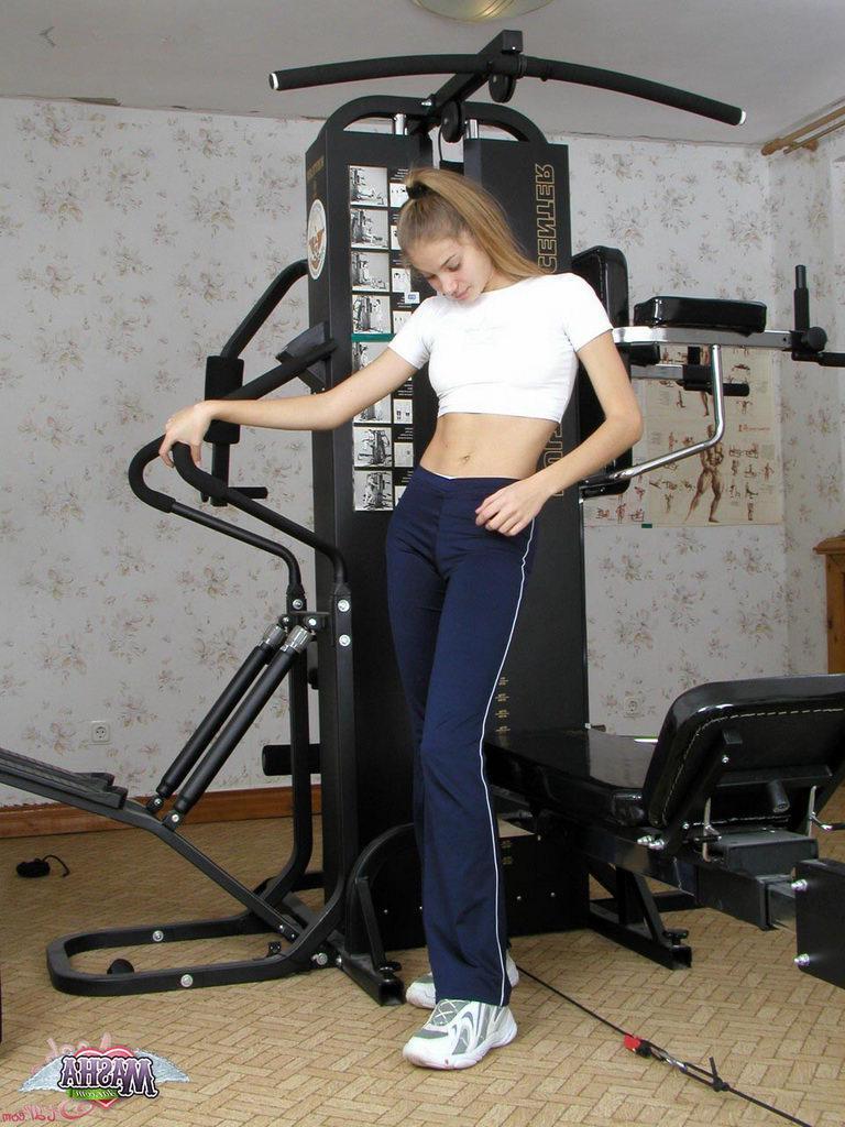 15P Pictures of teen hottie Masha Star working out her hot body