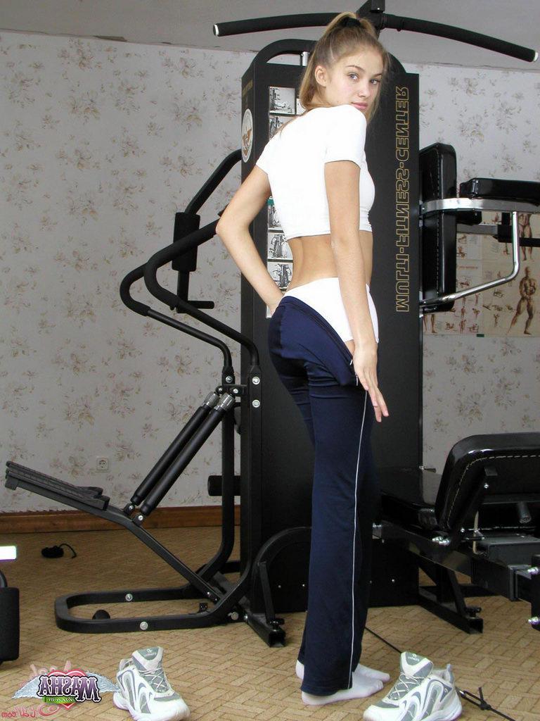 15P Pictures of teen hottie Masha Star working out her hot body