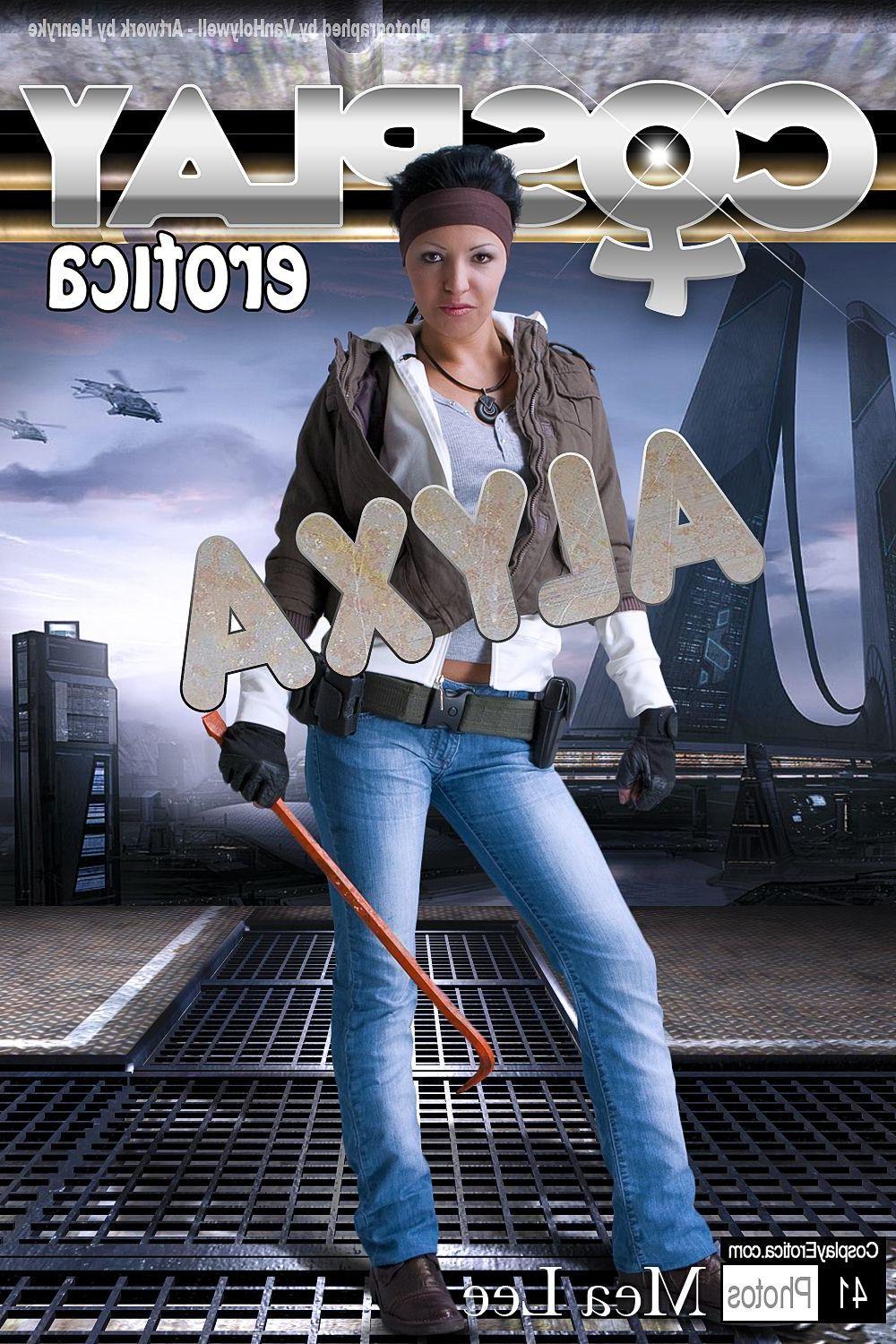 16P Cosplayer Mea Lee does a sexy Half Life themed set