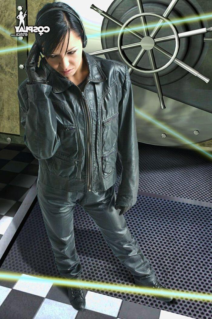 12P Hot cosplay girl Mea Lee is on a heist and gets turned on