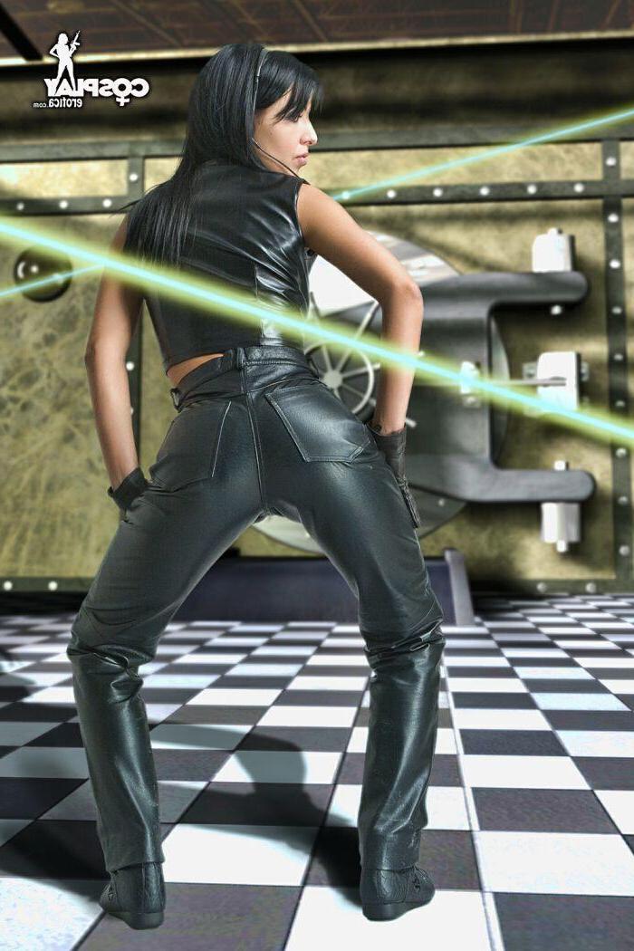 12P Hot cosplay girl Mea Lee is on a heist and gets turned on
