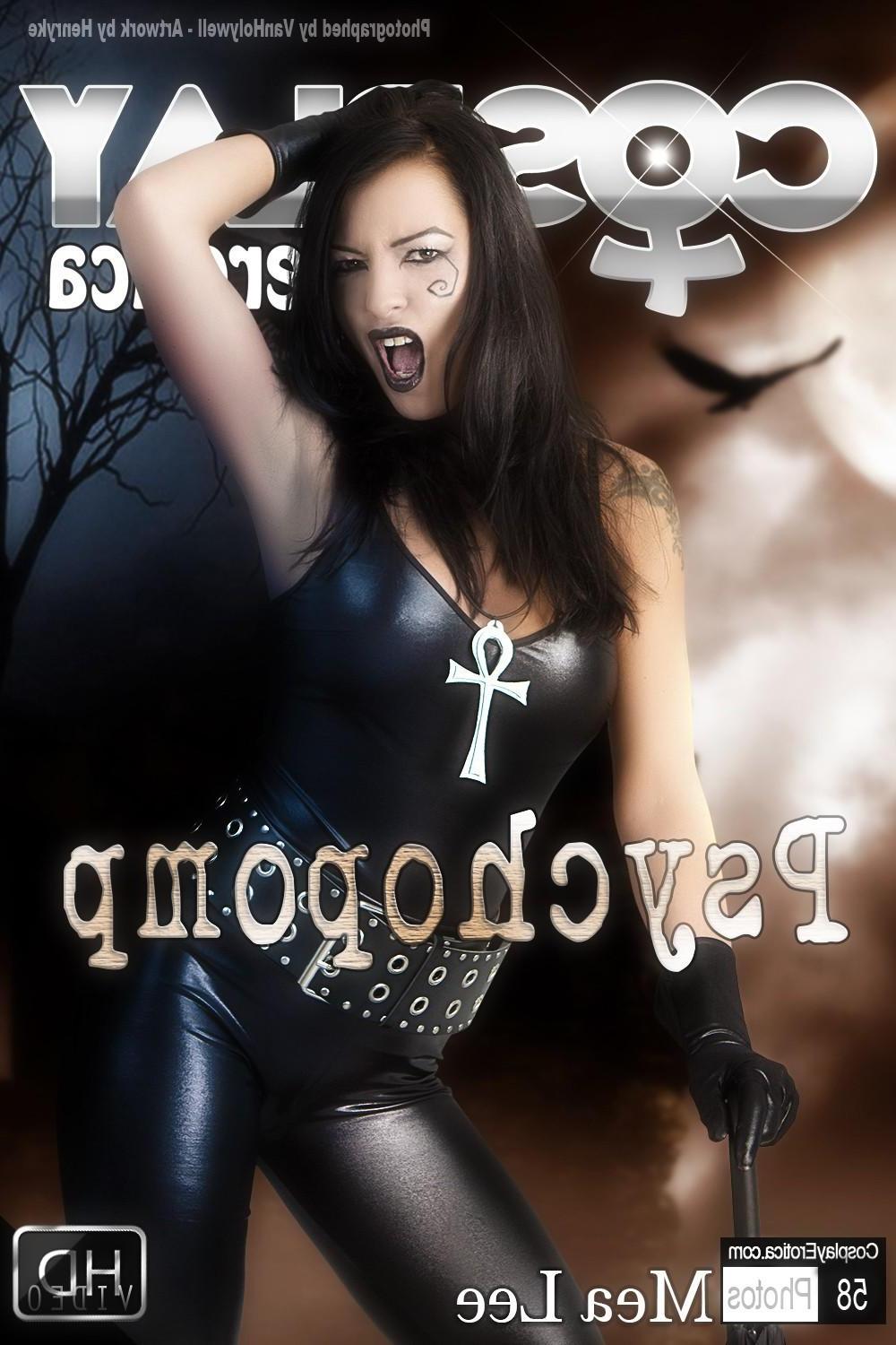 12P Cosplay babe Mea Lee gets her goth geek on