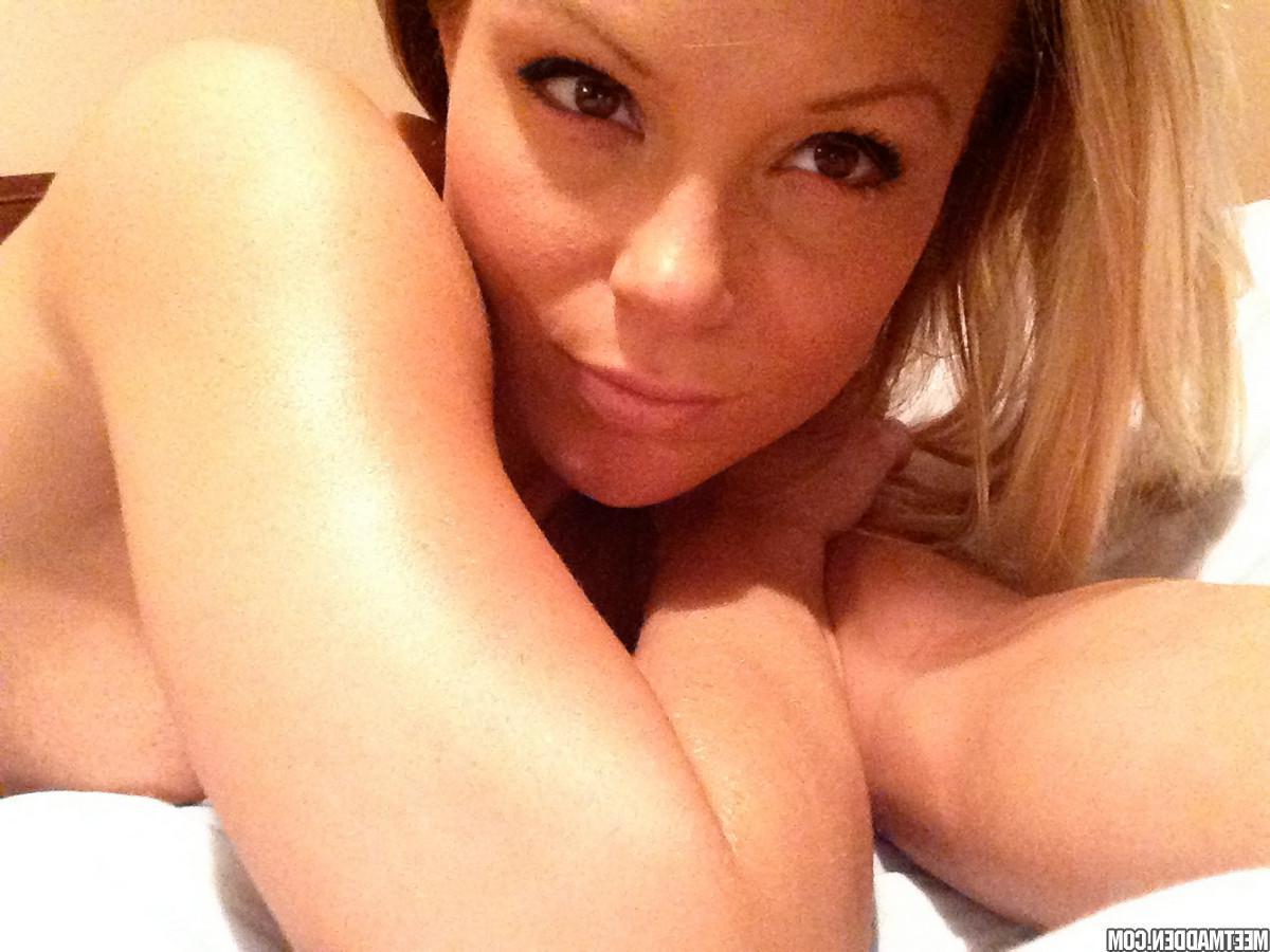 15P Meet Madden takes some sexy selfies alone in bed