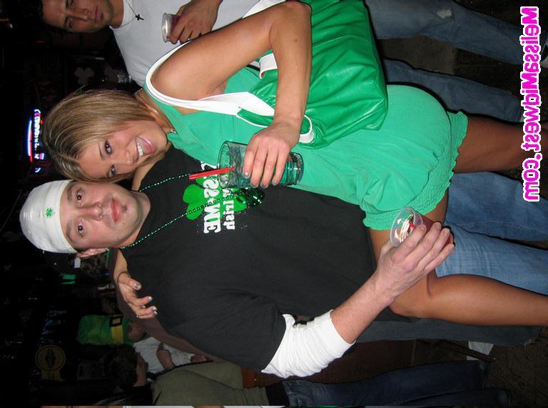 20P Pictures of Melissa Midwest all drunk and loose on St. Paddy\'s Day